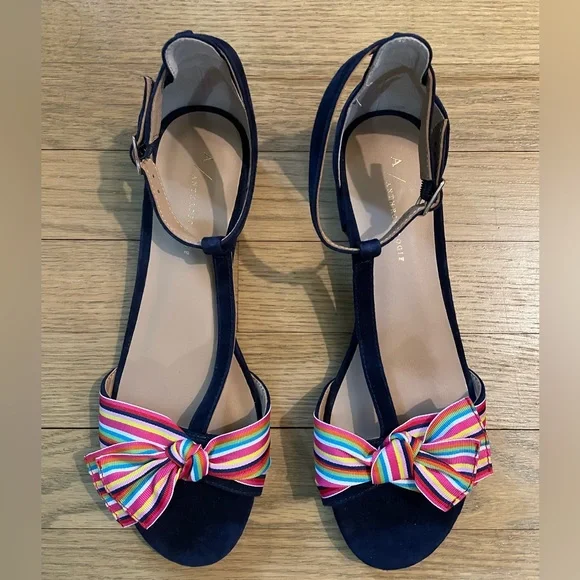NWOT - ANTHROPOLOGIE “Elenore” Navy Blue Suede T-Strap Sandals with Bows / Sz 9 - Picture 1 of 12